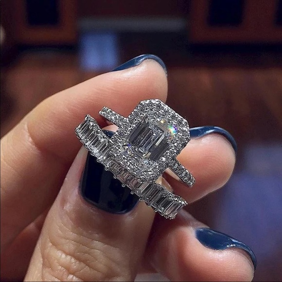 New Women’s 2 pc Set 925 Silver Engagement Diamond Ring - Picture 2 of 2